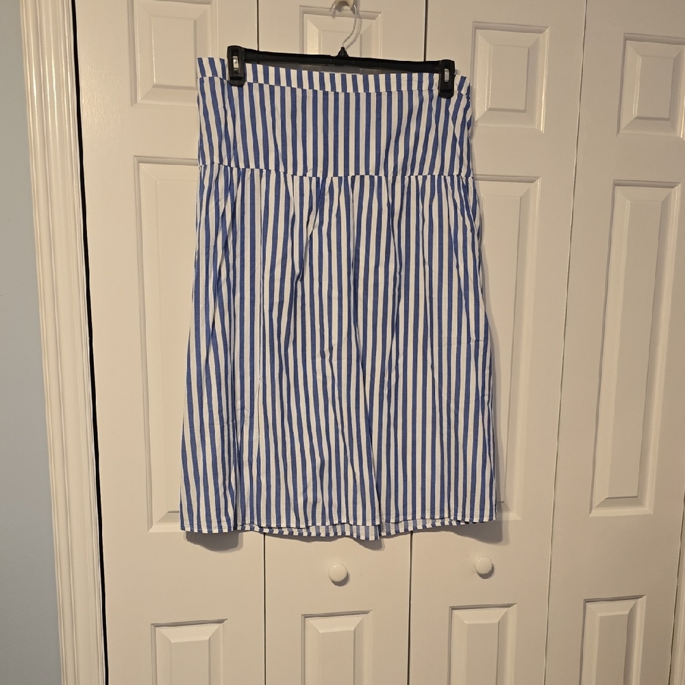 Old Navy Blue and White A-Line Skirt